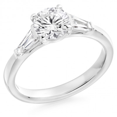 Round Brilliant Trilogy Set with Plain Shoulders  Trilogy Ring Metal Image