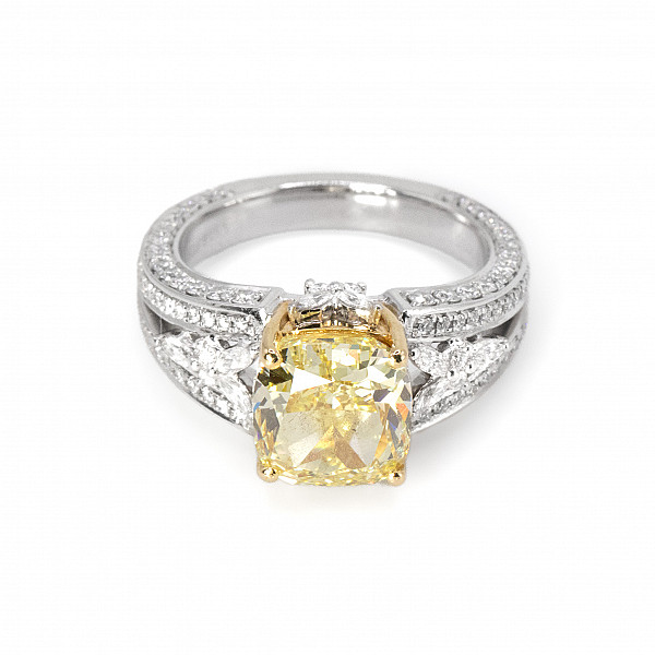 Image of 4.02ct Natural Yellow Cushion Brilliant Cut Diamond Ring in Platinum