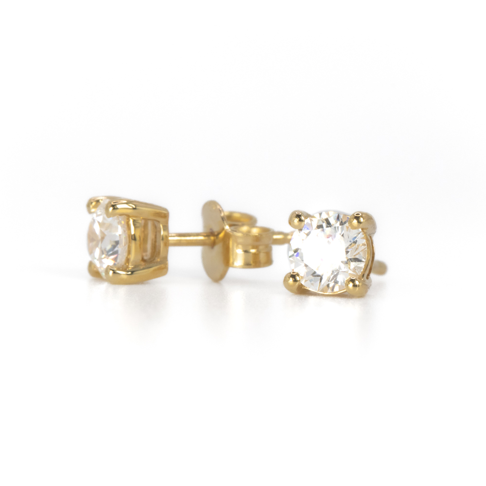 0.84ct Lab Grown Round Brilliant Cut Diamond Stud Earrings in Yellow Gold Image