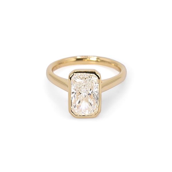 Image of 2.56ct Lab Grown Cushion Brilliant Cut Diamond in a Rub-over Setting Ring in Yellow Gold