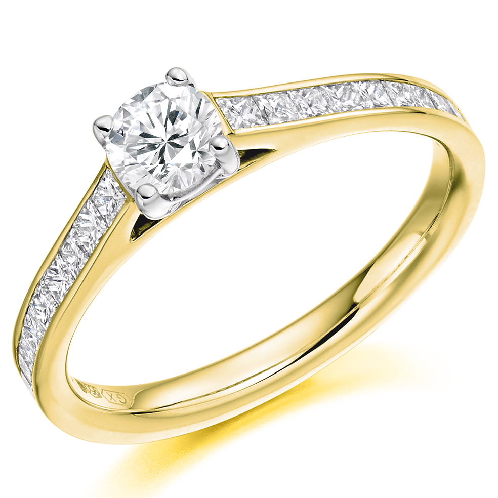 Round Brilliant Solitaire with Diamond Set Shoulders Engagement Ring Image