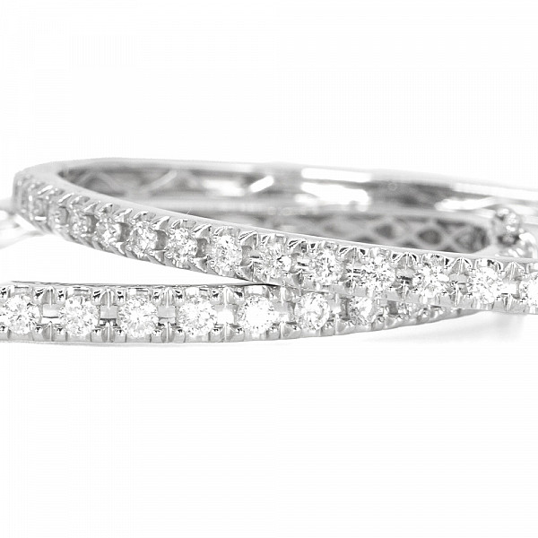 Image of 1.50ct Natural Round Brilliant Cut Diamonds in Claw Setting Bangle in White Gold