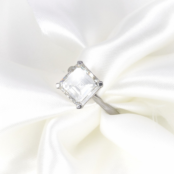 Image of 5.01ct Natural Asscher Cut Diamond Ring in Platinum