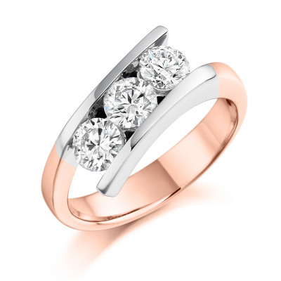 Round Brilliant Trilogy Set with Plain Shoulders Trilogy Ring Metal Image
